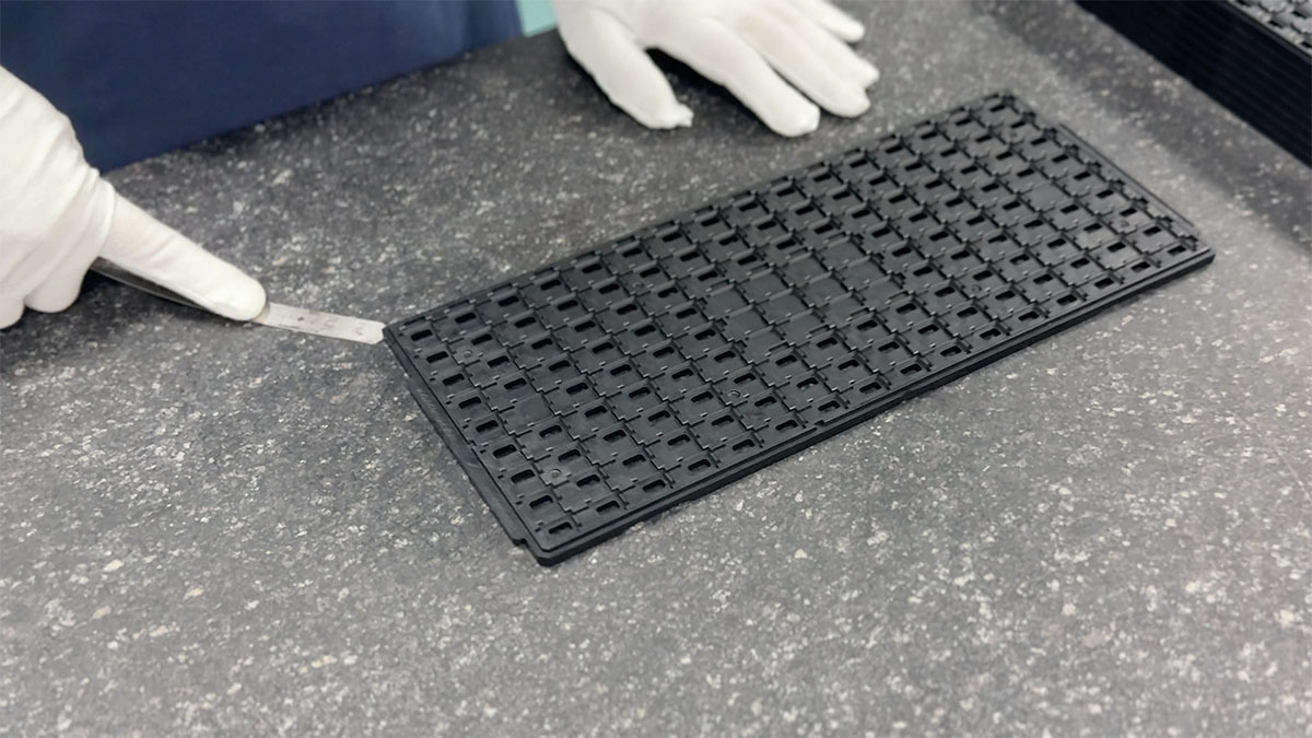 آخرین پرونده های مربوط به شرکت نقش سینی های JEDEC با دقت بالا در خطوط خودکار